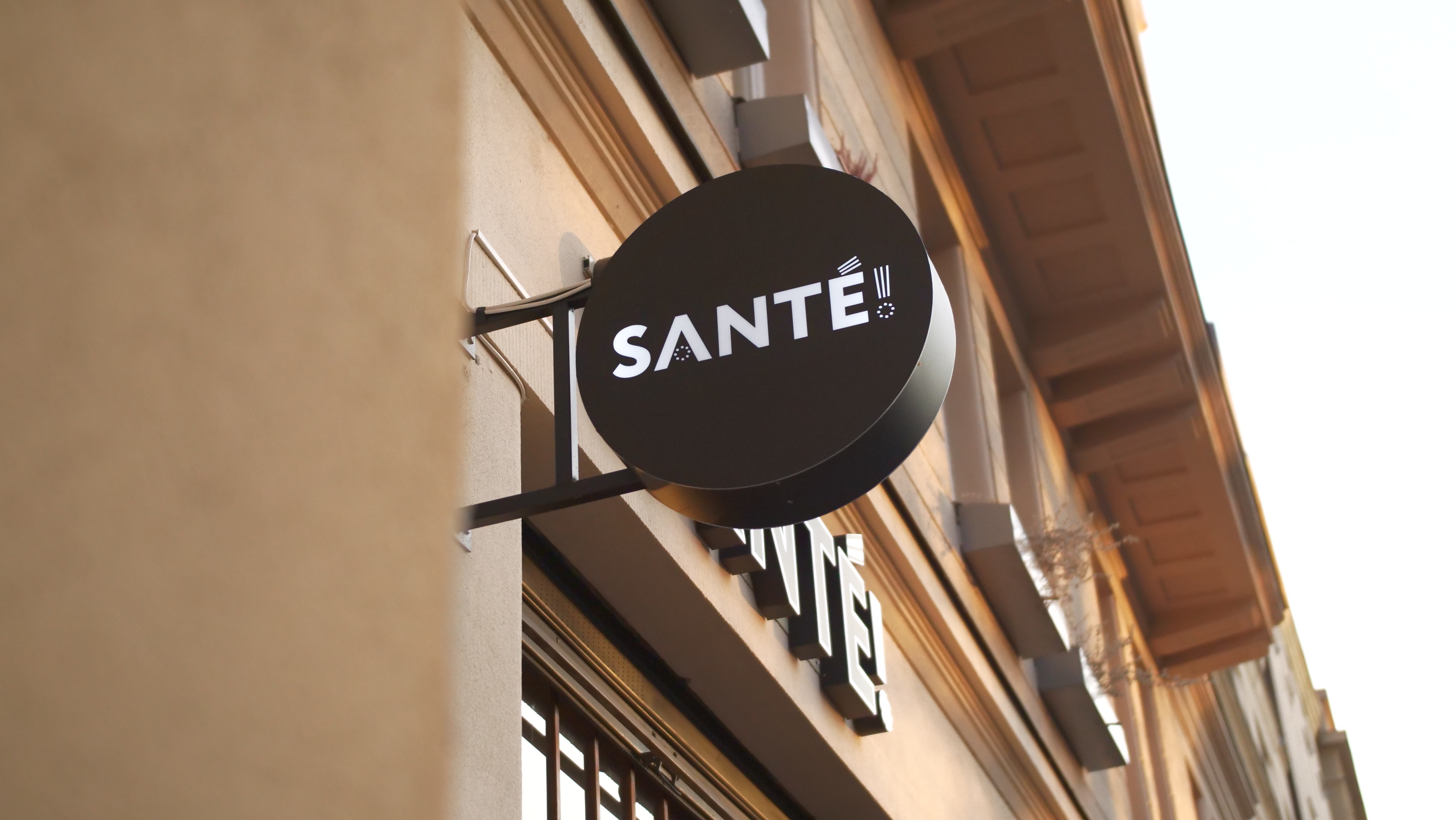 Santé světelná výstrč